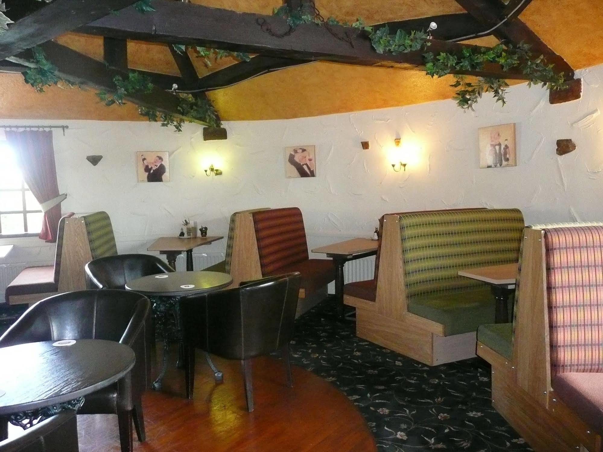 The Old Ginn House Inn Great Clifton Ngoại thất bức ảnh